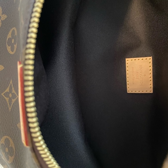Louis Vuitton bumbag - Picture 6 of 9